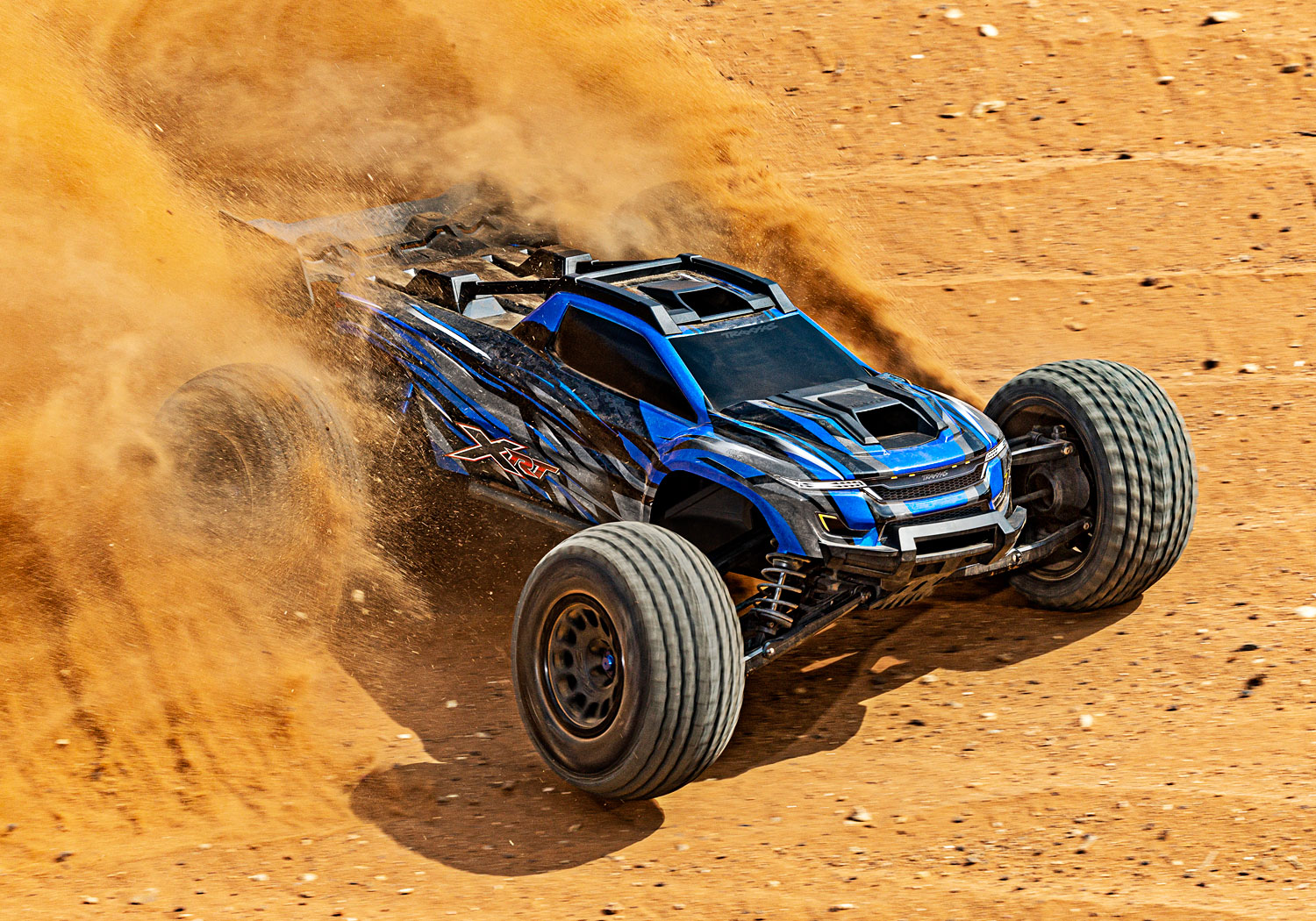 An action shot of the XRT 8S Ready to Run (Black) (TRA78086-4-BLK).