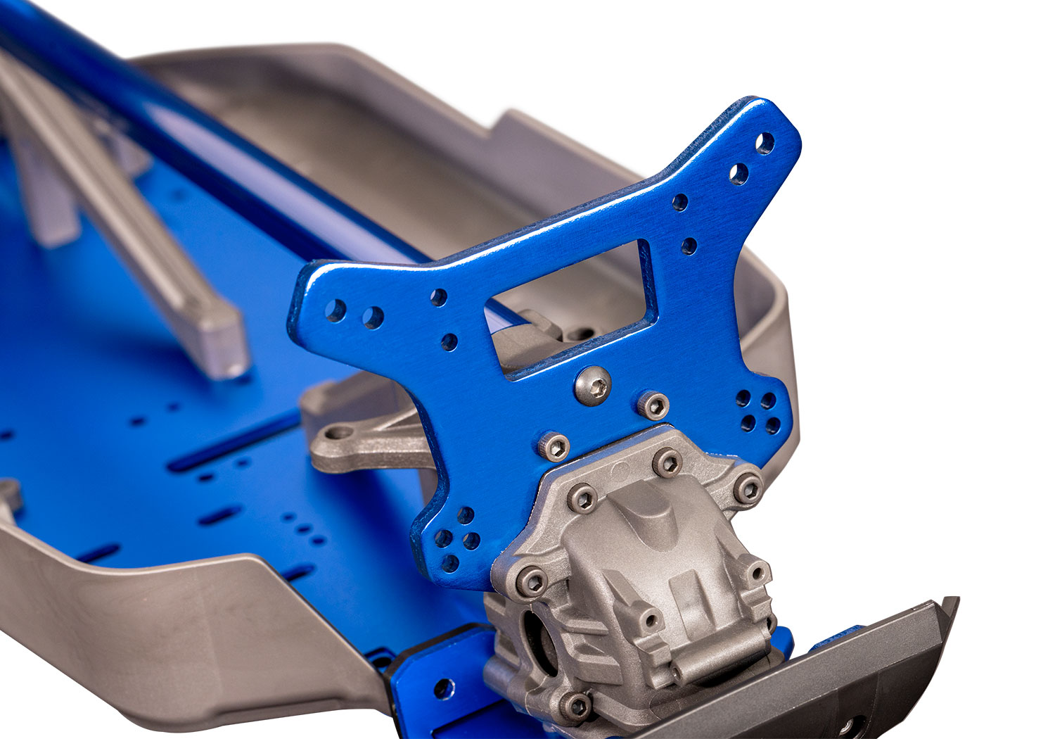 A detail shot of the 1/8 Sledge with Belted Sledgehammer Tires Ready to Run (Blue) (TRA95096-4-BLUE).